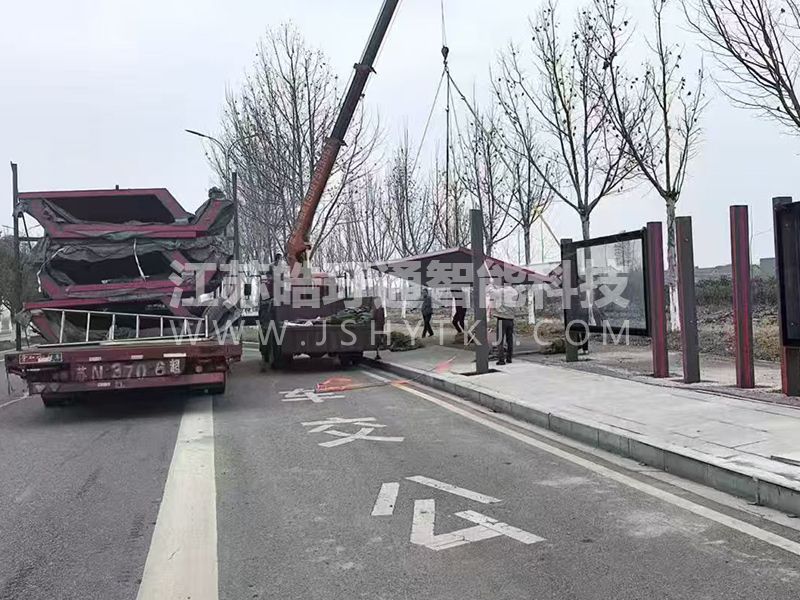 浙江候车亭安装现场